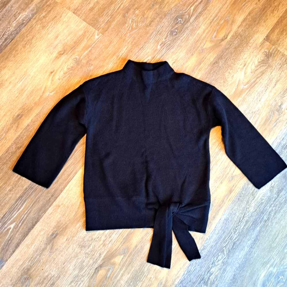 Chico's Size 0 (Small) Black Mock Turtle Neck Sweater With Modern Design